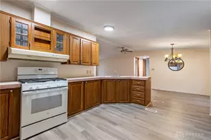 10671 Green Apple Rd, Miamisburg, OH 45342 - Photo 9