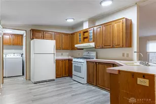 10671 Green Apple Rd, Miamisburg, OH 45342 - Photo 7