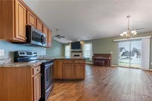 4810 Belmont Pl, Huber Heights, OH 45424 - Photo 9