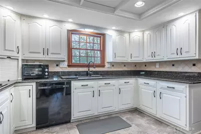 5018 Lausanne Drive, Dayton, OH 45458 - Photo 11