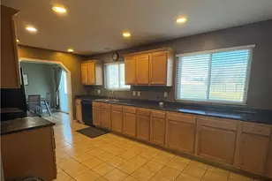 1900 N Belleview Dr, Bellbrook, OH 45305 - Photo 7