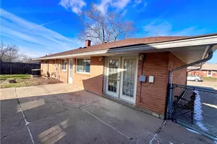 5572 Shady Oak St, Huber Heights, OH 45424 - Photo 3