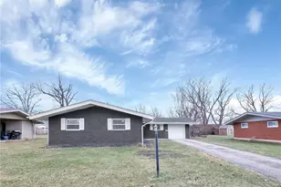 709 N Eppington Dr, Dayton, OH 45426 - Photo 1