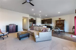 1109 Honeydew Dr, Tipp City, OH 45371 - Photo 3