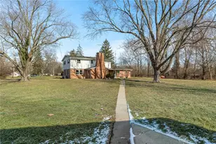 222 E Social Row Rd, Washington Twp, OH 45458 - Photo 29
