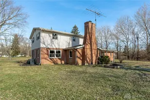 222 E Social Row Rd, Washington Twp, OH 45458 - Photo 27