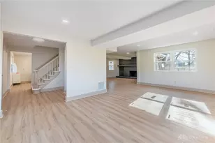 222 E Social Row Rd, Washington Twp, OH 45458 - Photo 13