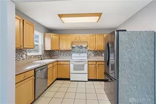 2764 Highland Village Ln, Miamisburg, OH 45342 - Photo 13