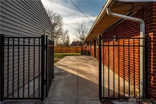 4518 Harbison St, Dayton, OH 45439 - Photo 39