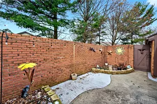 6085 N Quinella Way, Centerville, OH 45459 - Photo 25