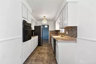 2185 Bending Willow Dr, Kettering, OH 45440 - Photo 11