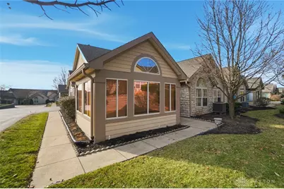 92 Villa Pointe Drive, Springboro, OH 45066 - Photo 1