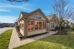 92 Villa Pointe Dr, Springboro, OH 45066 - Photo 1