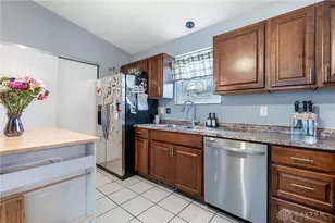 1107 King Richard Pkwy, West Carrollton, OH 45449 - Photo 9