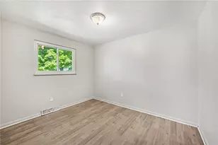 7725 Harrington Ave, Dayton, OH 45415 - Photo 15