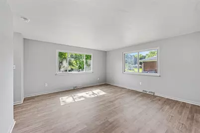7725 Harrington Avenue, Dayton, OH 45415 - Photo 9