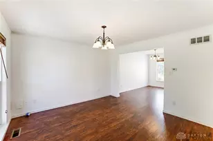 3589 Queen Victoria Ct, Beavercreek, OH 45431 - Photo 5