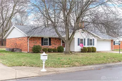 825 Hawthorne Drive, Tipp City, OH 45371 - Photo 3