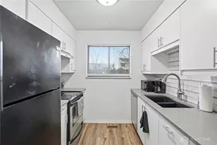 7816 Betsy Ross Cir, Dayton, OH 45459 - Photo 13