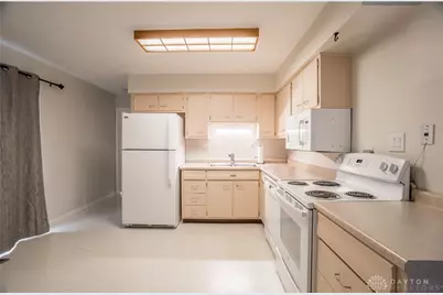 6142 Rivercliff Lane, Dayton, OH 45449 - Photo 9