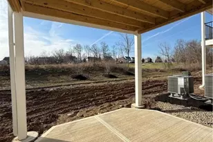 2699 Golden Leaf Dr, Beavercreek, OH 45431 - Photo 5