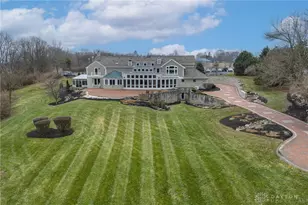 590 Versailles Dr, Centerville, OH 45459 - Photo 1