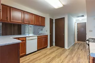 4942 Birchview Ct, Dayton, OH 45424 - Photo 7