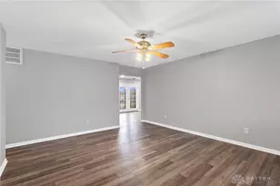 2537 Pinegrove Dr, Dayton, OH 45449 - Photo 5