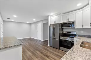 2537 Pinegrove Dr, Dayton, OH 45449 - Photo 11