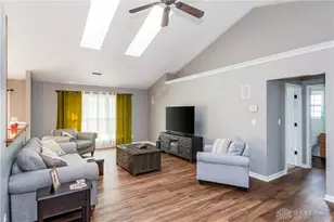 1128 Whitetail Dr, Fairborn, OH 45324 - Photo 9