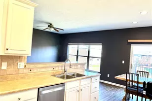 9406 Tahoe Dr, Washington Twp, OH 45458 - Photo 7