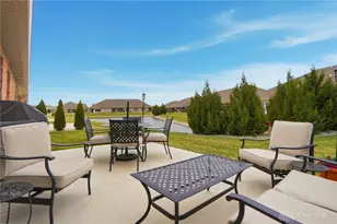 1188 E Bentley Cir, Troy, OH 45373 - Photo 9