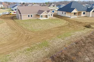 2672 Pleasant View Dr, Troy, OH 45373 - Photo 5