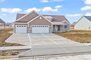 2672 Pleasant View Dr, Troy, OH 45373 - Photo 3