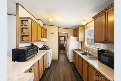 141 N Xenia Drive, Enon Vlg, OH 45323 - Photo 9