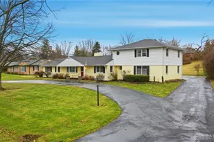 489 Jenny Ln, Centerville, OH 45459 - Photo 3