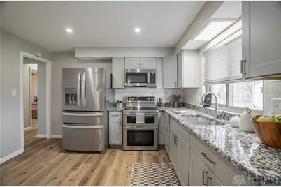 401 Stuckhardt Road, Dayton, OH 45426 - Photo 11