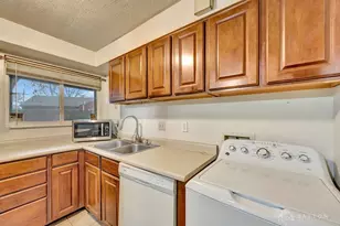 4300 Lambeth Dr, Dayton, OH 45424 - Photo 11