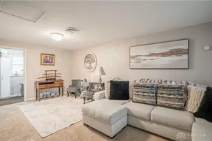 8519 Elmway Dr, Dayton, OH 45415 - Photo 7