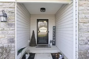 1095 Marty Lee Ln, Franklin, OH 45005 - Photo 5