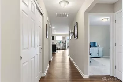 1095 Marty Lee Lane, Franklin, OH 45005 - Photo 7