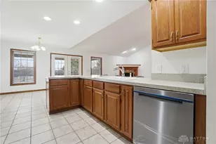 9048 Bedford Ct, Clear Creek Township, OH 45458 - Photo 11