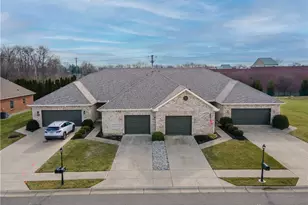 1426 B Paul Revere Way, Troy, OH 45373 - Photo 3