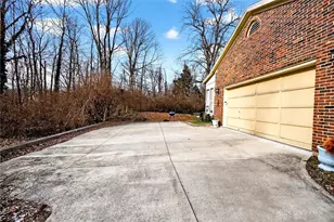 277 Shadywood Dr, Dayton, OH 45415 - Photo 35