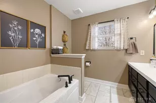 867 Gearhardt Ln, Troy, OH 45373 - Photo 33