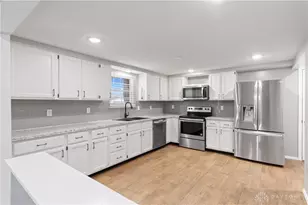 6681 Deer Knolls Dr, Dayton, OH 45424 - Photo 17