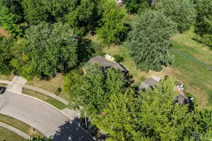 2389 Windsor Village Dr, Miamisburg, OH 45342 - Photo 35