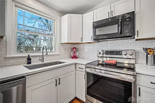 2389 Windsor Village Dr, Miamisburg, OH 45342 - Photo 5