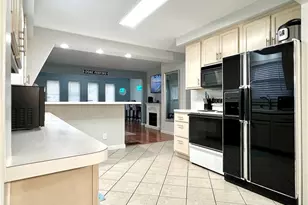 99 Woolery Ln, Dayton, OH 45415 - Photo 9