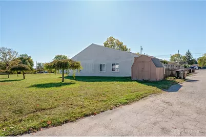 101 Maple Gardens Drive, Englewood, OH 45322 - Photo 11